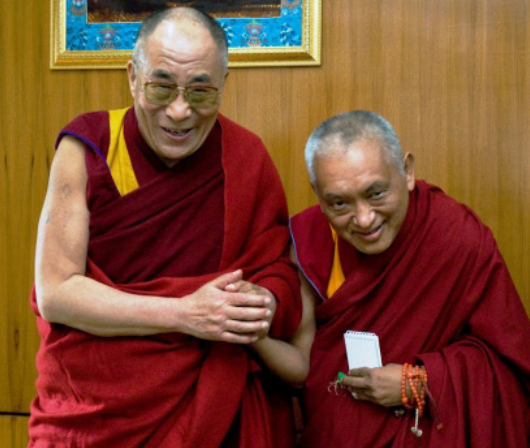 HHDL mit LZR Prayer For Swift Return of Lama Zopa Rinpoche 20230417